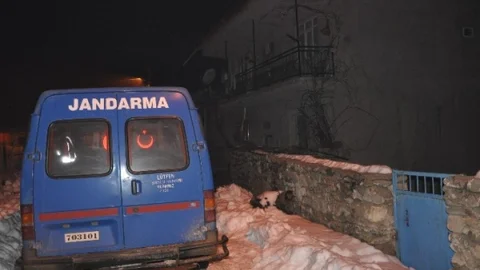 Kızı Evden Kaçan Öfkeli Anneden Silahla İntihar Tehdidi