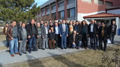 Şeker Fabrikasında Çalışan Mevsimlik İşçiler Kadro Bekliyor