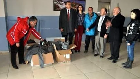 Kızılay'dan Öğrencilere Yardım
