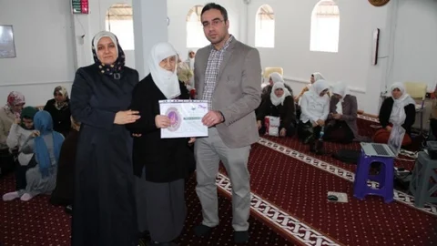 Kur'an Kurslarında Karne Heyecanı