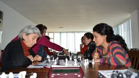 Sosyal Yaşam Evi Grubu Ve Halk Eğitim Grubu Satranç Dostluk Maçında Buluştu