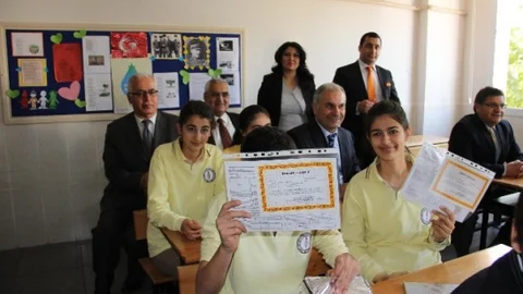 Mersin'de Öğrencilerin Karne Heyecanı