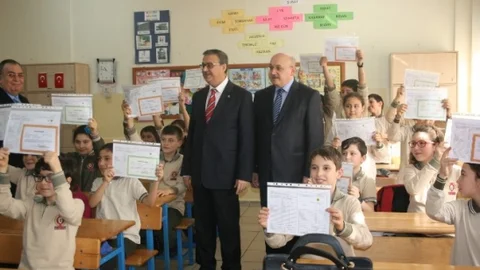 Düzce'de 68 Bin 108 Öğrenci Karne Aldı