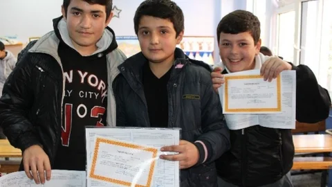 Öğrencilerin Karne Sevinci