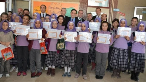 Aksaray'da 79 Bin 453 Öğrenci Karne Aldı