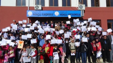 Kulp'ta 10 Bin Öğrenci Karne Aldı