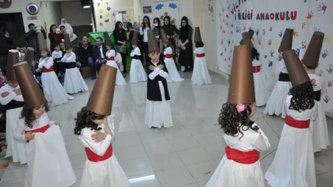 Minikler İlk Karnelerini Aldı