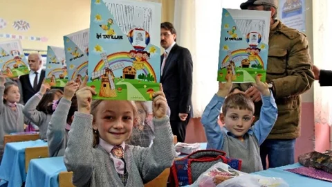 Gümüşhane'de 21 Bin 144 Öğrenci Karne Aldı