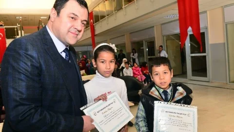 Ankara Büyükşehir Belediyesi Mülteci Çocuklara Türkçe Öğretiyor