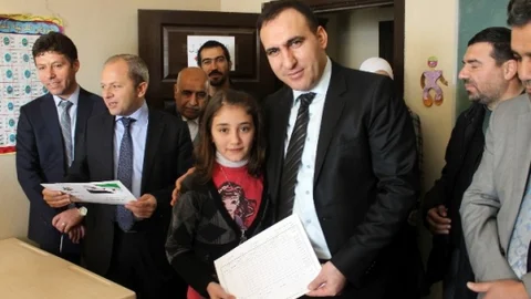 Suriyeli Öğrencilerin Karne Sevinci