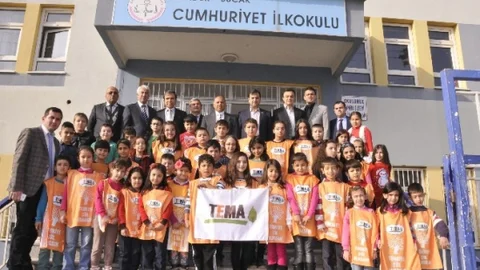 TEMA'dan Öğrencilere Yeşil Yaprak