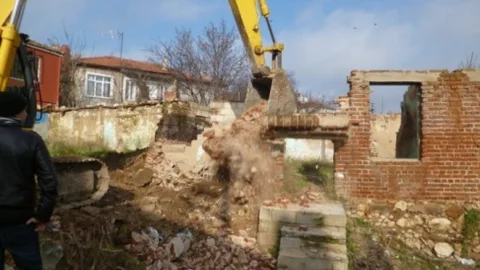 Kırklareli'nde Metruk Binalara Önlemler Alınıyor