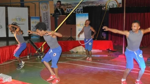 Büyük Afrika Sirki Büyüledi