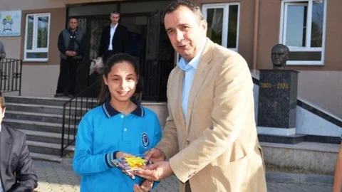 Ayvalık'ta Yarıyıl Tatili Ve Karne Heyecanı