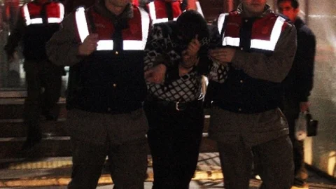 Ege Bölgesi'nin Azılı Dolandırıcısı Yakalandı