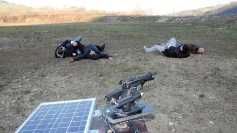 “Solar Enerjili Tam Bağımsız Robot Silah” Yaptı