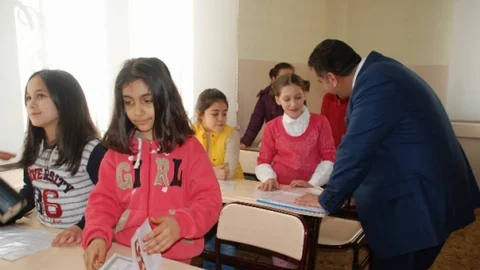 (Özel Haber) Bir Üniversite'den Daha Çok Mezun Veriyor