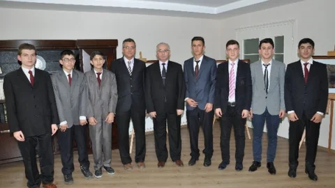 (Özel Haber) Müftünün Elini Öpüp Umre Yoluna Koyuldular