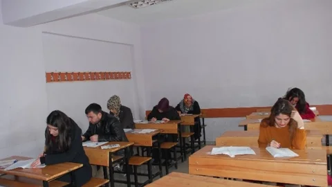 Elbistan'da AÖF Yoğunluğu Yaşandı