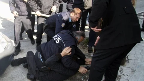 Gaziantep'te İki Grup Arasında Çıkan Kavgada Polise Ateş Açıldığı İddia Edildi