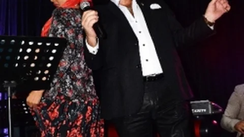 Nuri Alço Mersin'de Sahne Aldı