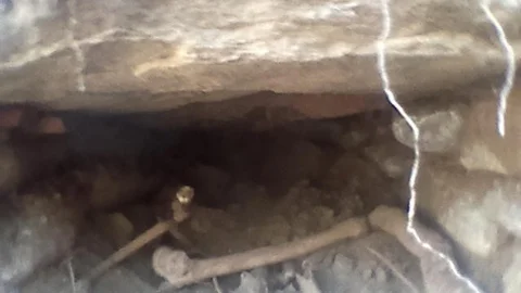 Gölet Çalışmalarına Lahit Engeli