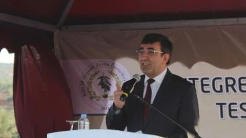 Bakan Yılmaz Organik Zeytinyağı Tesisinin Açılışına Katıldı