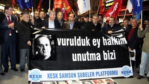 Samsun'da Uğur Mumcu İçin Yürüyüş Düzenlendi