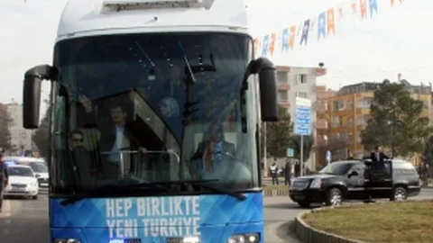 Başbakan Davutoğlu Diyarbakır'da