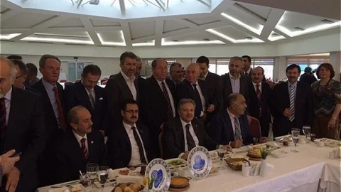 Vali Kahraman İstanbul'da Yaşayan Erzincanlılarla Emitt Fuarında Buluştu