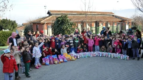 Minik Kalplerden Büyük Yardım