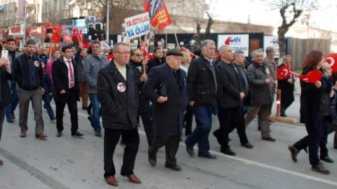HDP Binası Önünde Gençliğe Hitabeyi Okudular