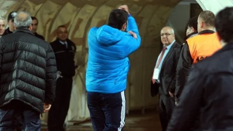 Ümit Özat'tan Taraftara El Hareketi