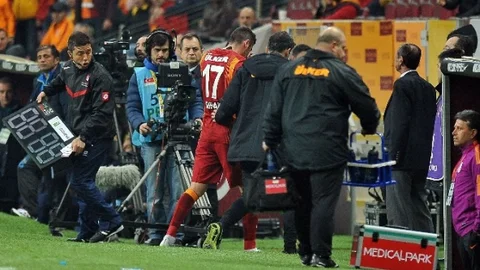 Burak Yılmaz Gözyaşları İle Oyundan Çıktı