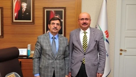 Başkan Samur'dan Bakan Güllüce'ye Ziyaret