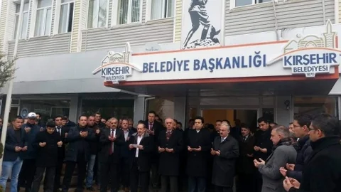 Dualı Açılış Geleneği Bozulmadı