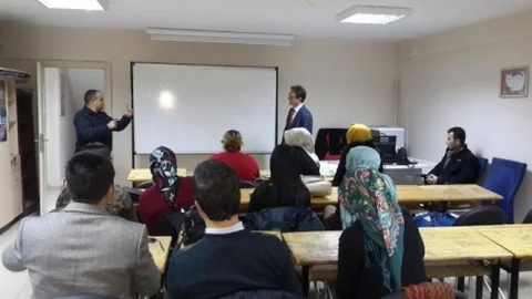 İşaret Dili Kursuna Yoğun İlgi