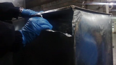 Özel Yapım Metal Kutulardan 260 Kilo Esrar Çıktı