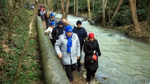 Başkan Minik Yüzücülerle Yürüdü