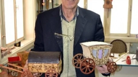 (Özel Haber) Evini Atölyeye Çeviren Emeklinin Eserleri Büyük İlgi Görüyor