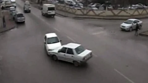 Erzurum'da Trafik Kazaları MOBESE Kameralarına Yansıdı