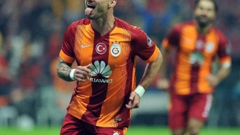 Sneıjder Atıyor Aslan Kazanıyor