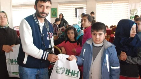 Yetim Çocuklar İçin Doğum Günü Süprizleri Devam Ediyor