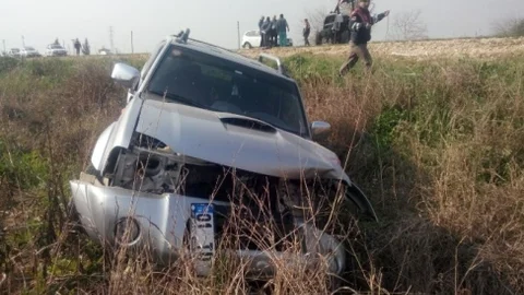 Traktör İle Kamyonet Çarpıştı 2 Yaralı