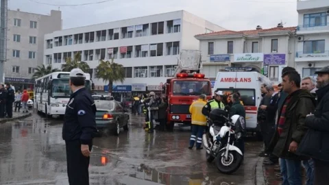 Eşi Ve Çocuklarını Göremeyince Kendini Doğradı