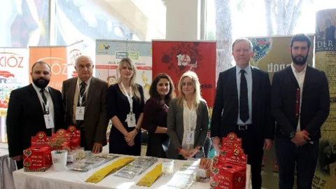 Üniversite Öğrencileri Atık Pil Toplamada Sınıfta Kaldı