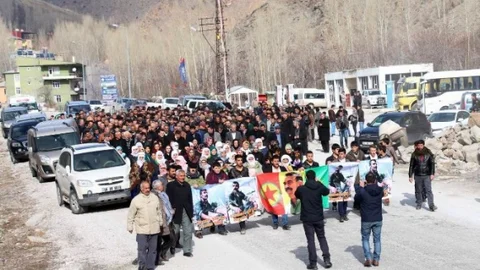 YPG'li Şipal'in Ailesine Taziye Ziyareti