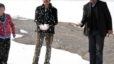 Kristal Kar Vatandaşların İlgi Odağı Oldu