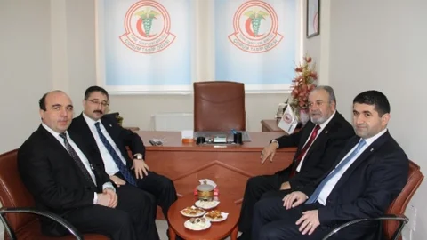 AK Parti'den Tabip Odası'na Kutlama Ziyareti