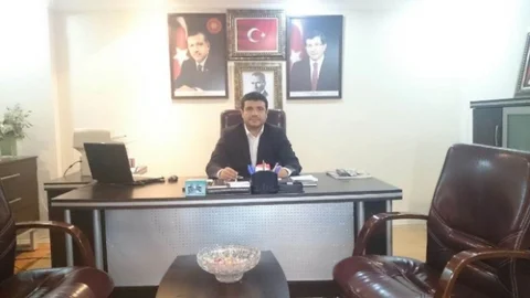 Kikizade'den Akar'a Tebrik